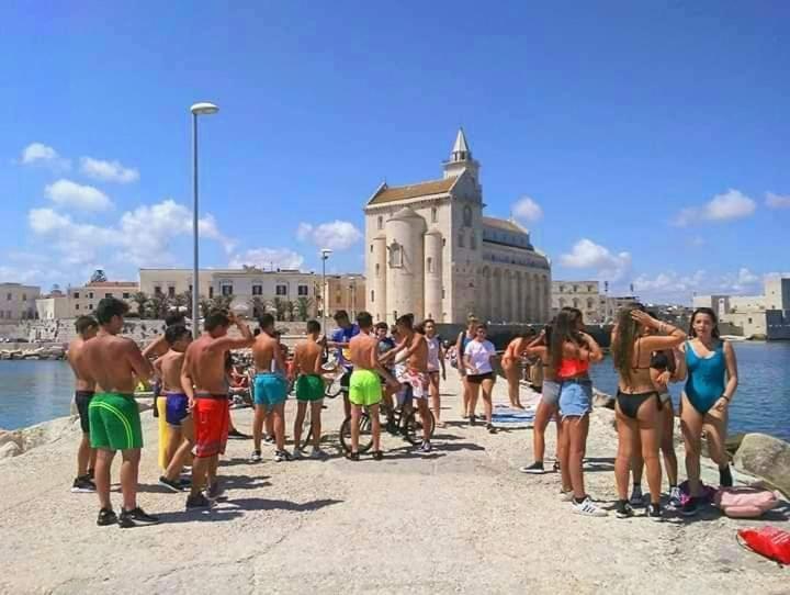 Le Rondini Apartment Trani Bagian luar foto